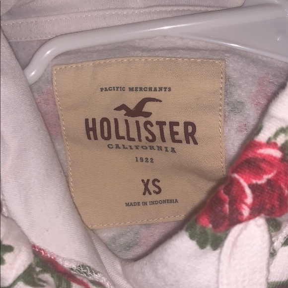 cropped roses hollister hoodie - Picture 2 of 3